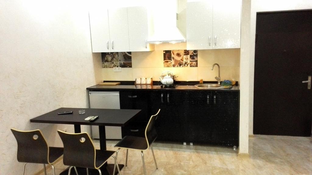 Apartment Melashvili 4 Batumi Exteriör bild